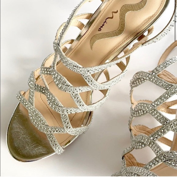 Beautiful Rhinestone wedding party heels euc - Picture 3 of 6